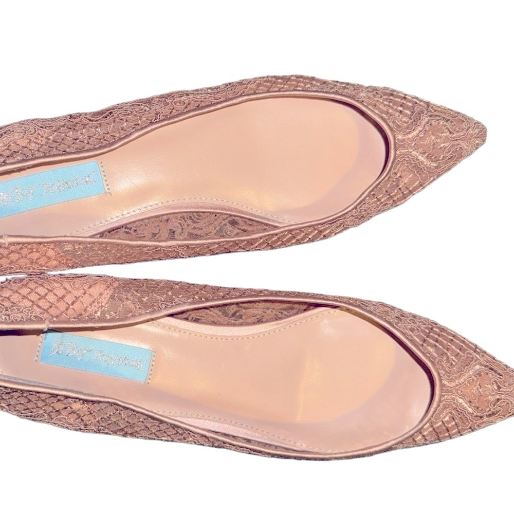 NWT Betsy Johnson Pale Pink Nude Lace Pointed Toe Flat Shoes Size 9 - Picture 4 of 9